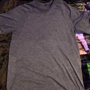 Lululemon short sleeve shirt